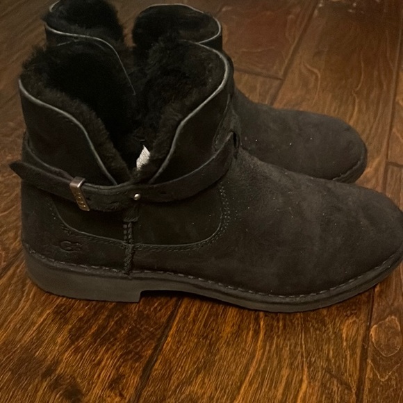 Ugg Black Bootie Size 9 - Picture 1 of 8